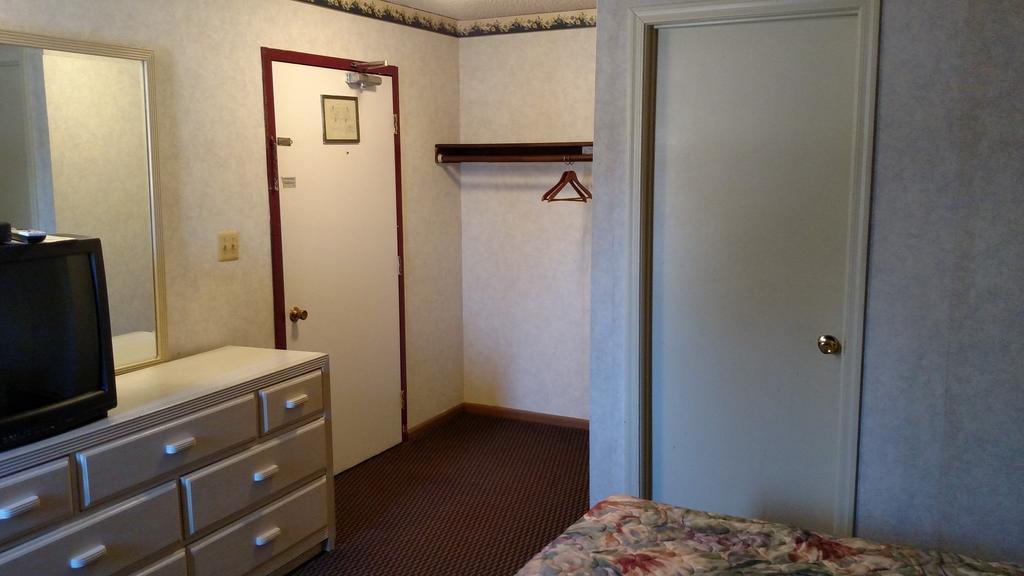 Colonade Motel Ист-Виндзор Номер фото