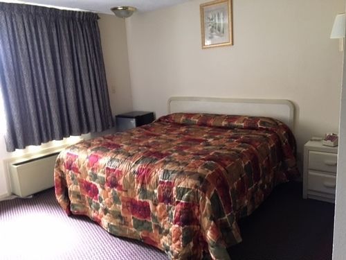 Colonade Motel Ист-Виндзор Экстерьер фото