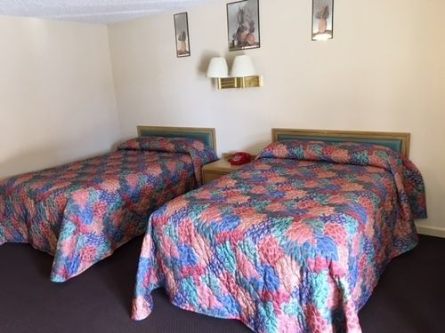 Colonade Motel Ист-Виндзор Экстерьер фото